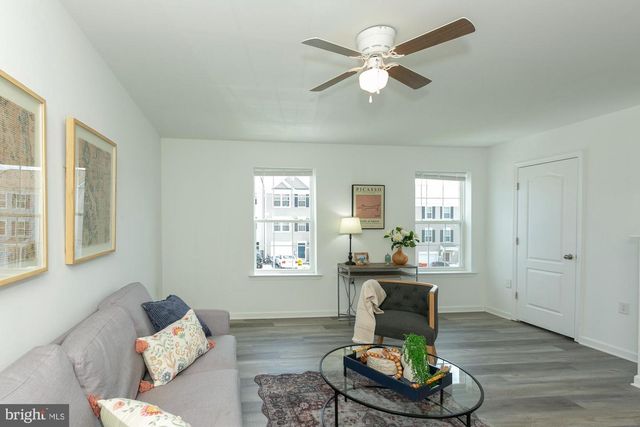 437 RUMBLING ROCK RD, Hedgesville, WV 25427