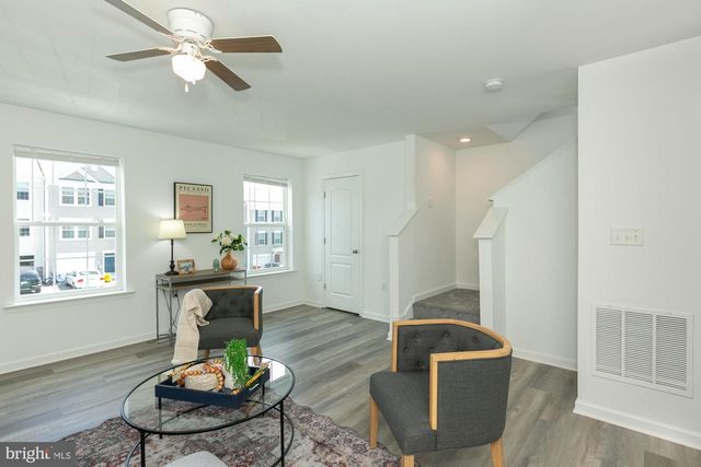 437 RUMBLING ROCK RD, Hedgesville, WV 25427