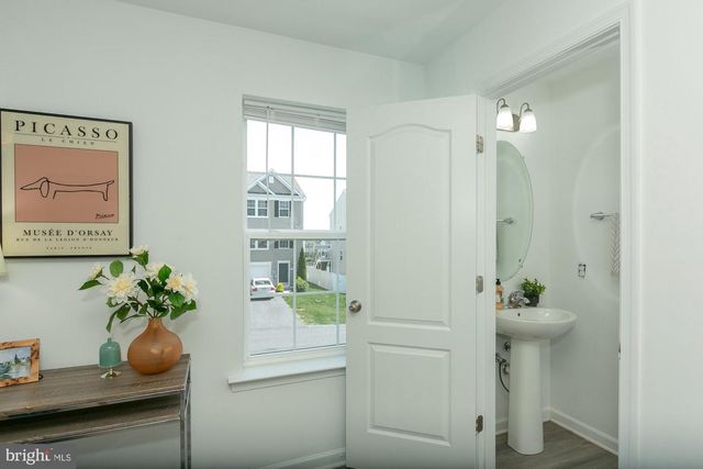 437 RUMBLING ROCK RD, Hedgesville, WV 25427