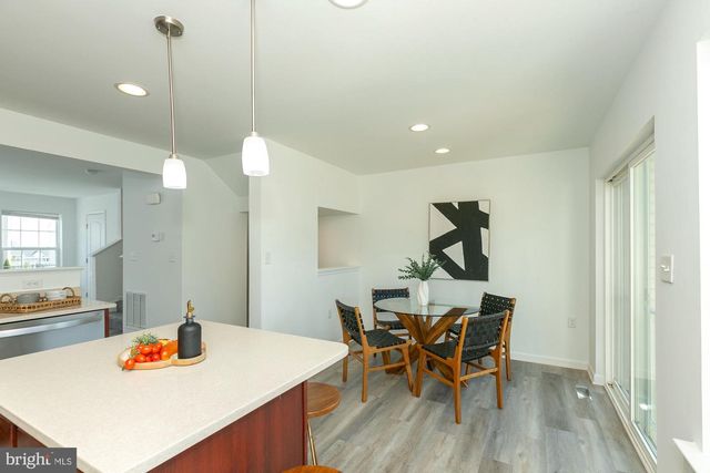 437 RUMBLING ROCK RD, Hedgesville, WV 25427