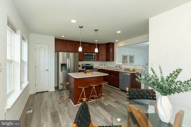 437 RUMBLING ROCK RD, Hedgesville, WV 25427