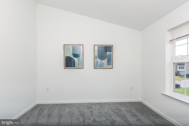 437 RUMBLING ROCK RD, Hedgesville, WV 25427