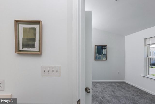 437 RUMBLING ROCK RD, Hedgesville, WV 25427