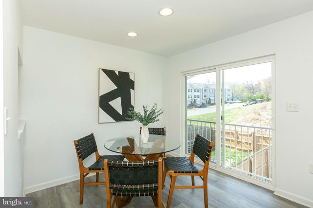 437 RUMBLING ROCK RD, Hedgesville, WV 25427