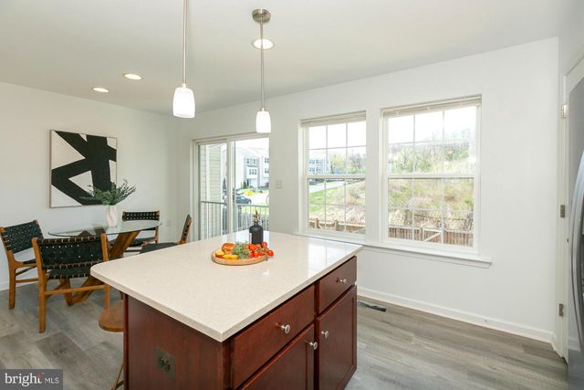 437 RUMBLING ROCK RD, Hedgesville, WV 25427