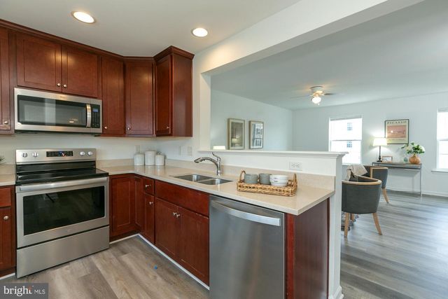 437 RUMBLING ROCK RD, Hedgesville, WV 25427