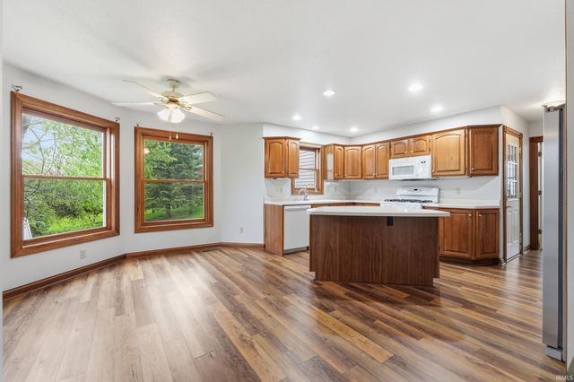 534 Frederick Crossing, Roanoke, IN 46783