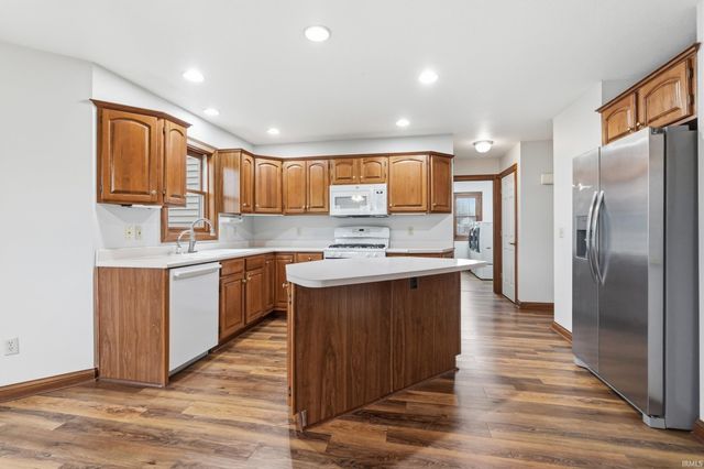 534 Frederick Crossing, Roanoke, IN 46783
