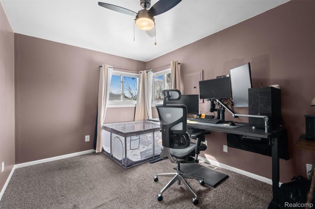 592 E Dallas Avenue, Madison Heights, MI 48071