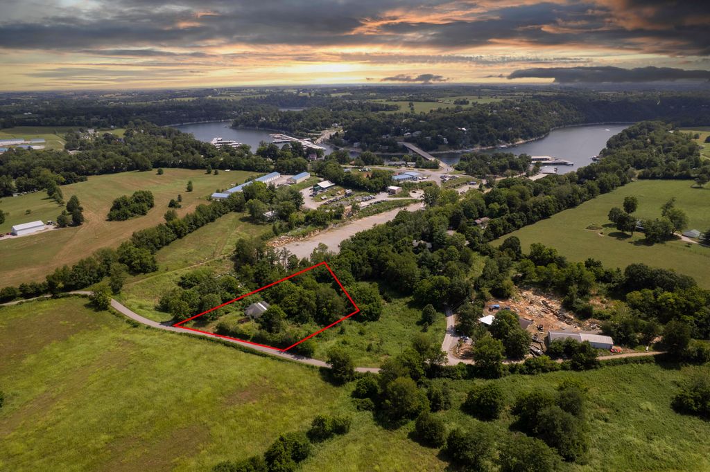 275 Carmichael Road, Harrodsburg, KY 40330