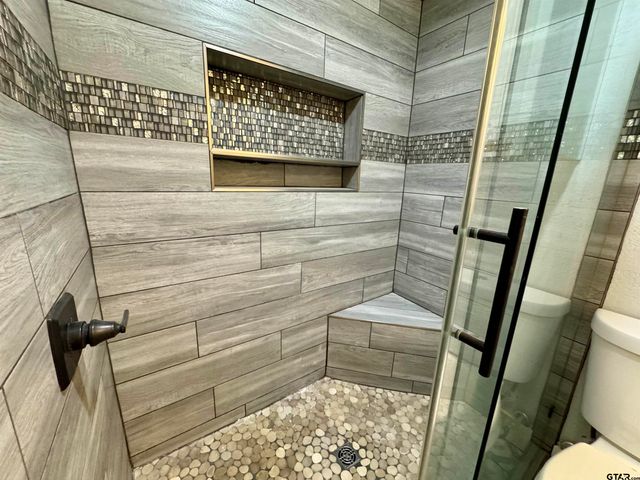 403 E Henderson St, Overton, TX 75684