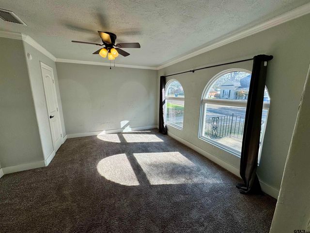 403 E Henderson St, Overton, TX 75684