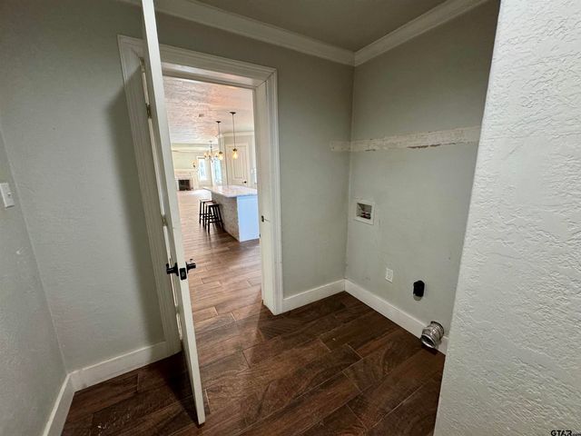 403 E Henderson St, Overton, TX 75684