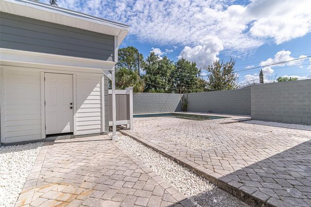 1558 DREXEL AVENUE NE, Winter Haven, FL 33881