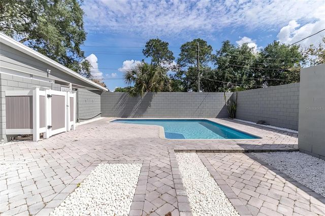 1558 DREXEL AVENUE NE, Winter Haven, FL 33881
