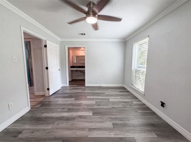 9314 Deanwood Street, Houston, TX 77040