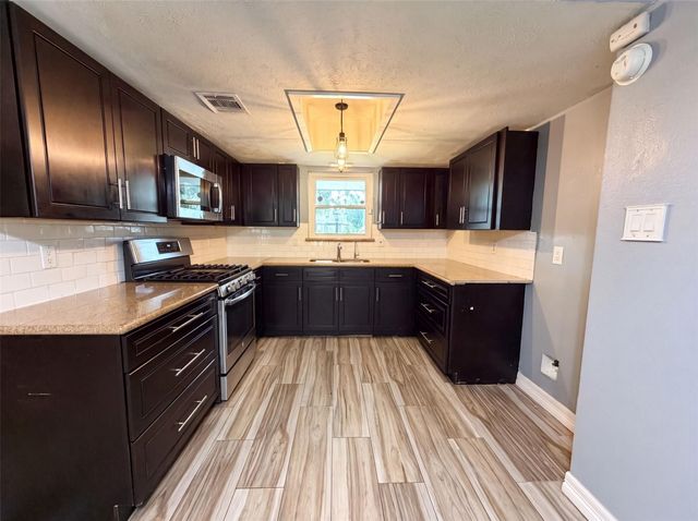 9314 Deanwood Street, Houston, TX 77040