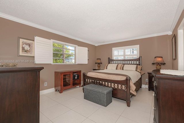 4270 NW 40th St 201, Lauderdale Lakes, FL 33319