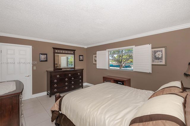 4270 NW 40th St 201, Lauderdale Lakes, FL 33319