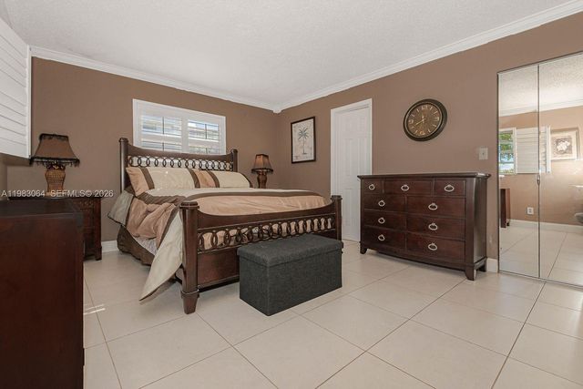 4270 NW 40th St 201, Lauderdale Lakes, FL 33319
