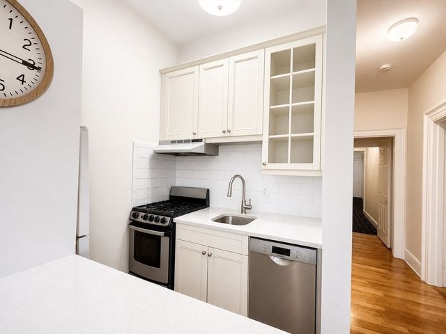 244 Beacon St 3C, Boston, MA 02116