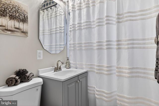 1112 HAMILTON ST NE, Washington, DC 20011