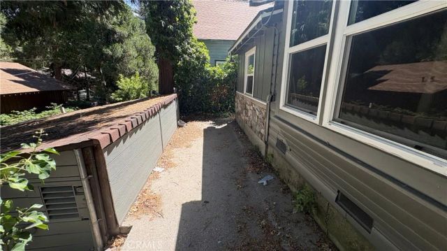 23808 Pioneer Camp, Crestline, CA 92325