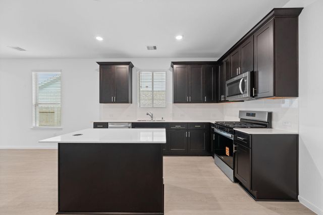 9015 Cedar Crescent Drive, Baytown, TX 77521