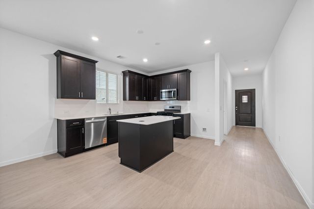 9015 Cedar Crescent Drive, Baytown, TX 77521