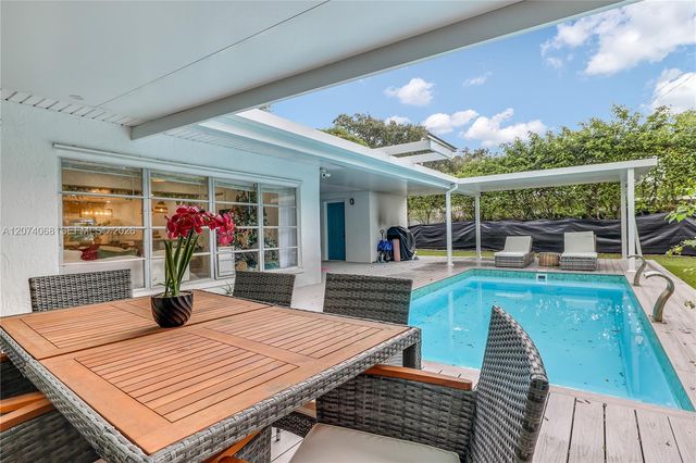 5712 Monroe Street, Hollywood, FL 33023