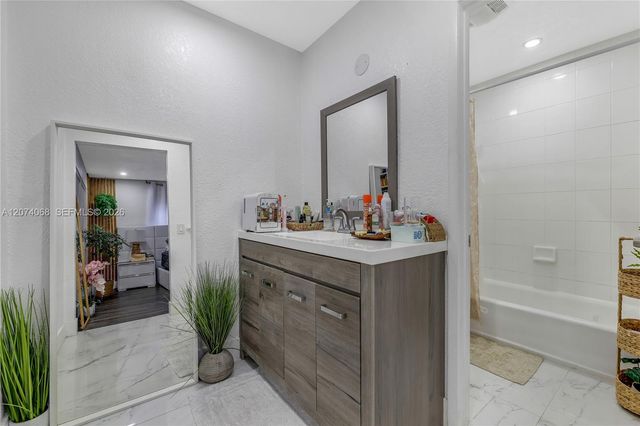 5712 Monroe Street, Hollywood, FL 33023
