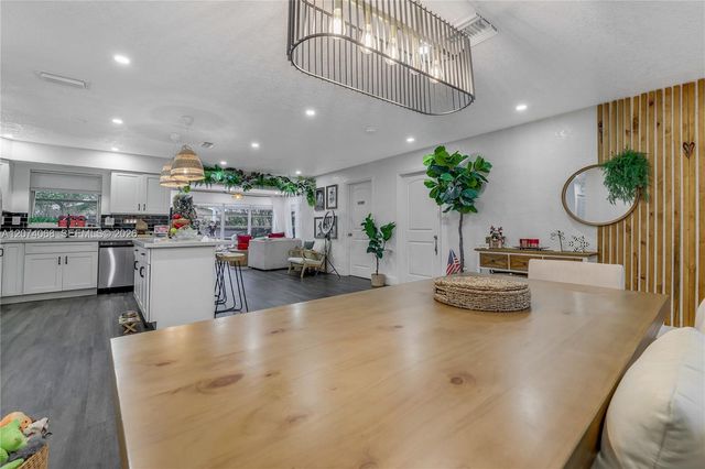 5712 Monroe Street, Hollywood, FL 33023