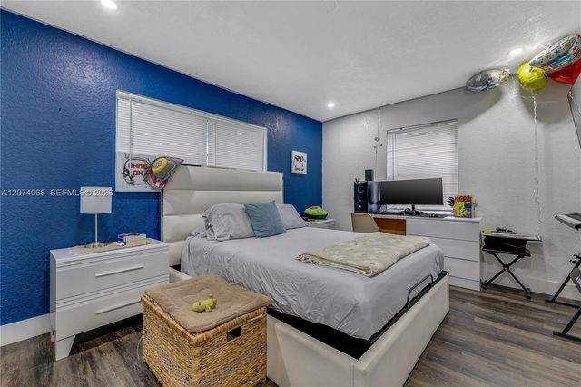 5712 Monroe Street, Hollywood, FL 33023