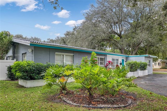 5712 Monroe Street, Hollywood, FL 33023