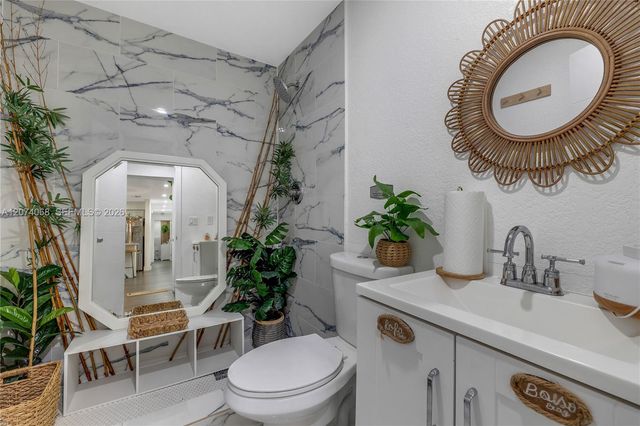 5712 Monroe Street, Hollywood, FL 33023