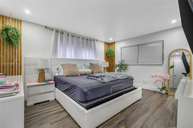 5712 Monroe Street, Hollywood, FL 33023