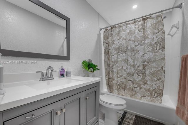 5712 Monroe Street, Hollywood, FL 33023