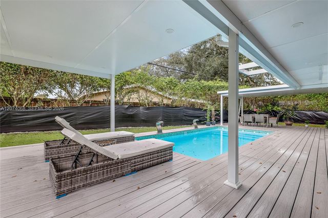 5712 Monroe Street, Hollywood, FL 33023