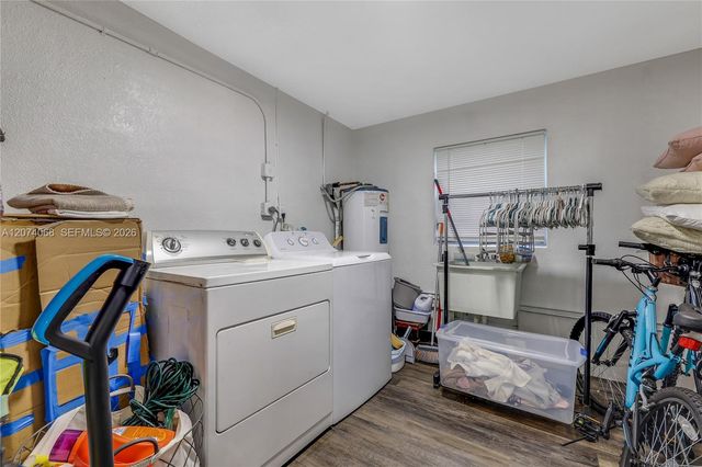 5712 Monroe Street, Hollywood, FL 33023
