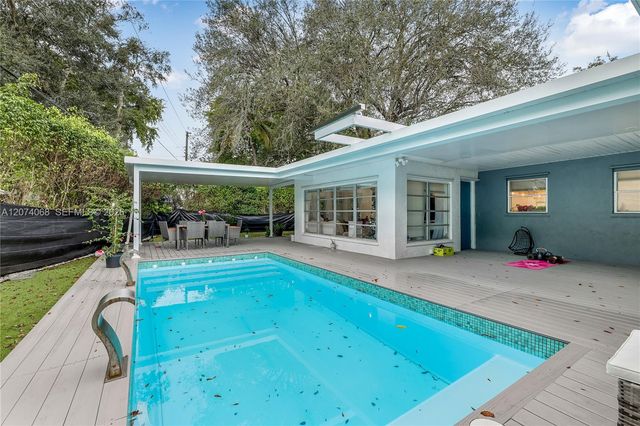 5712 Monroe Street, Hollywood, FL 33023