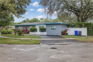 5712 Monroe Street, Hollywood, FL 33023