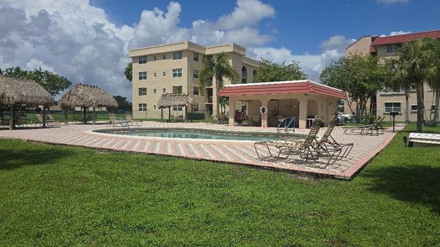 3251 Holiday Springs Boulevard 302, Margate, FL 33063