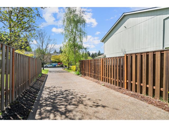 5501 Se CLEARBROOK St, Hillsboro, OR 97123