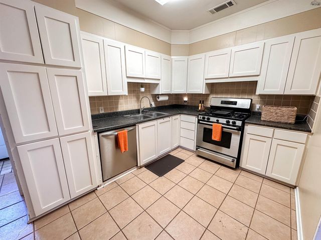 1652 ARDATH AVENUE, Wichita Falls, TX 76301