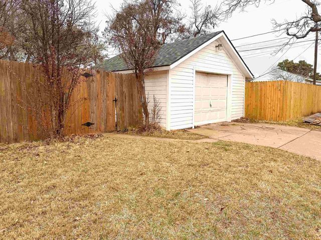 1652 ARDATH AVENUE, Wichita Falls, TX 76301