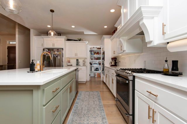 6099 S Hampton Avenue, Springfield, MO 65810