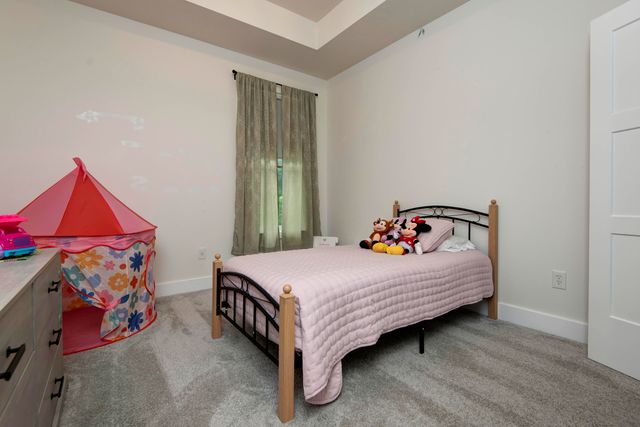 6099 S Hampton Avenue, Springfield, MO 65810