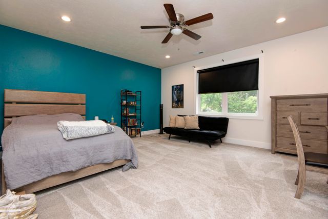 6099 S Hampton Avenue, Springfield, MO 65810