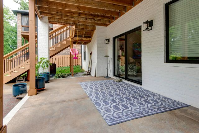 6099 S Hampton Avenue, Springfield, MO 65810