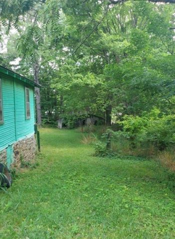 311 Maple Street, Huntsville, AR 72740